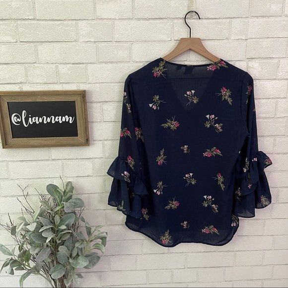 NEW YORK & COMPANY Soho Jeans Navy Blue Flowered Bell Sleeve Top - Picture 7 of 10
